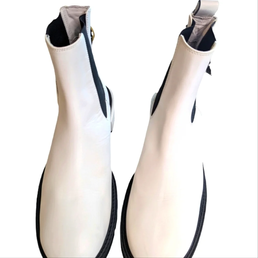 Frame Denim Le London White Chelsea Boots..Size 10-10.5